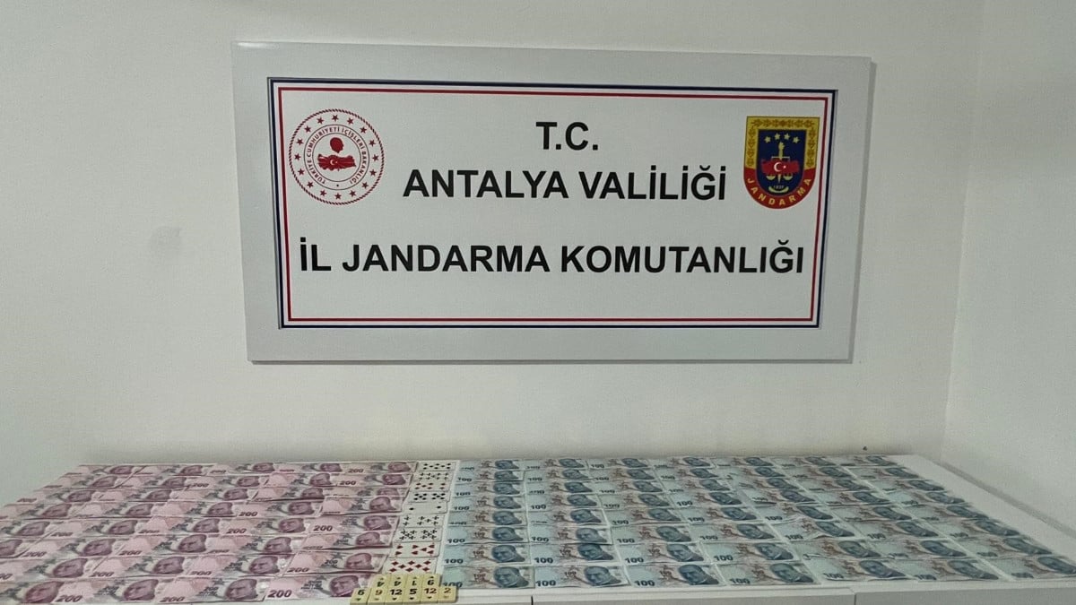 Antalya’da kasap dükkanında kumar baskını