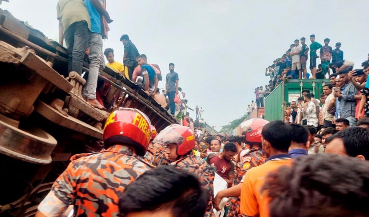 Bangladeş’te tren kazası: 17 ölü