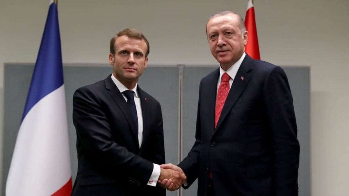 Cumhurbaşkanı Erdoğan’ın barış diplomasisi sürüyor: Macron ile görüştü