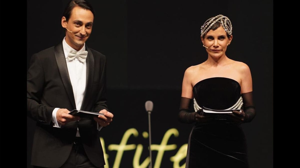 Ünlü oyuncu Ayşecan Tatari ve eşi Edip Tepeli beraber sunuculuk yaptı