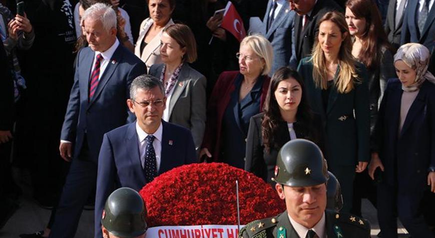 CHP Genel Başkanı Özgür Özel’den Anıtkabir’e ziyaret