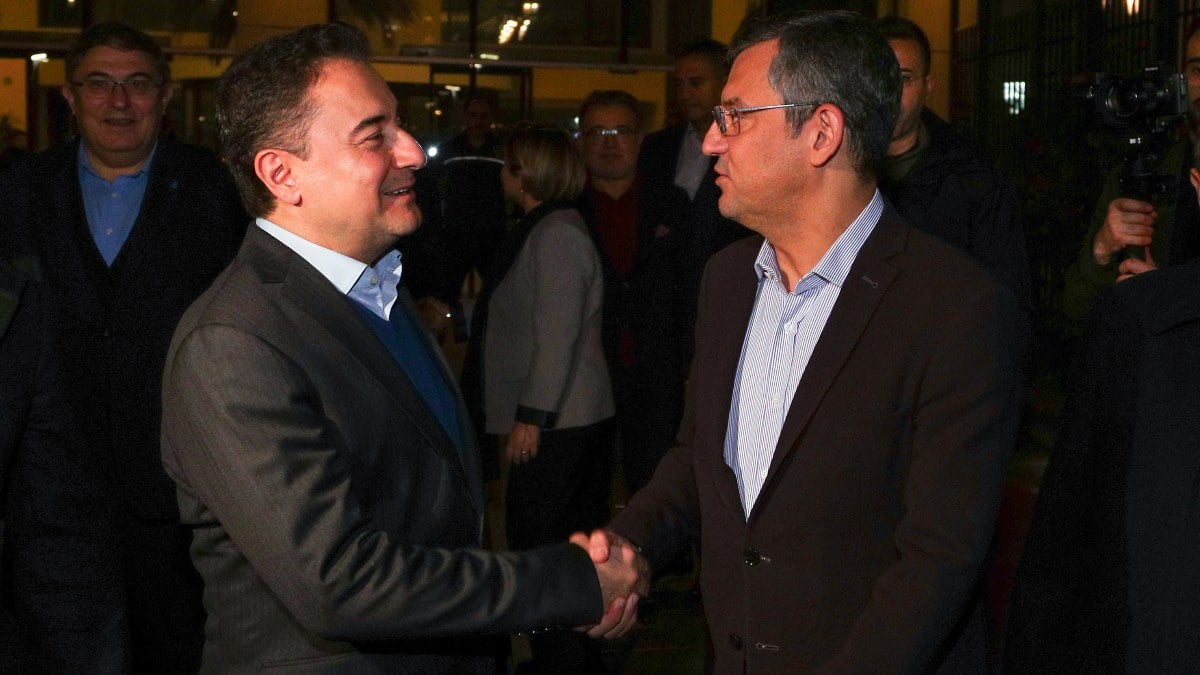 CHP lideri Özgür Özel’den Ali Babacan’a taziye ziyareti