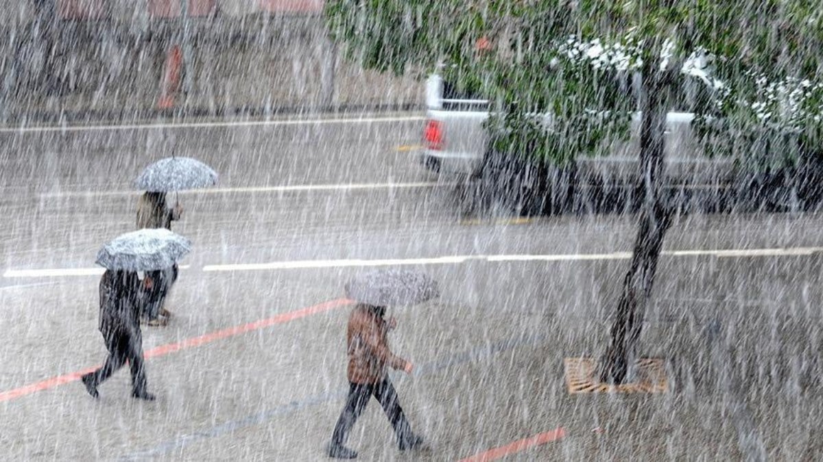 Meteoroloji’den İstanbul ve İzmir dahil 17 kente uyarı